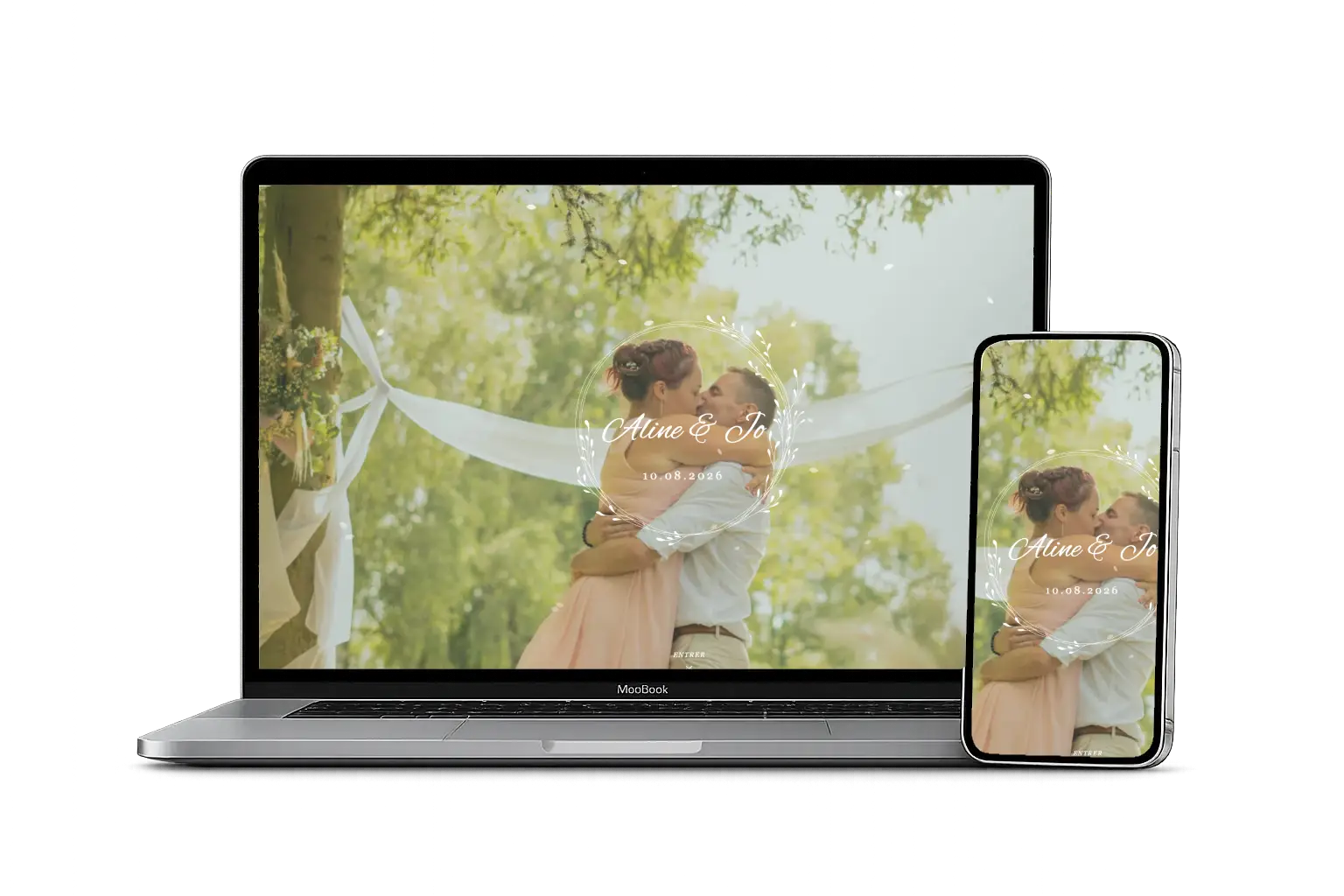 Site de mariage avec logo personnalisé sur ordinateur et mobile
